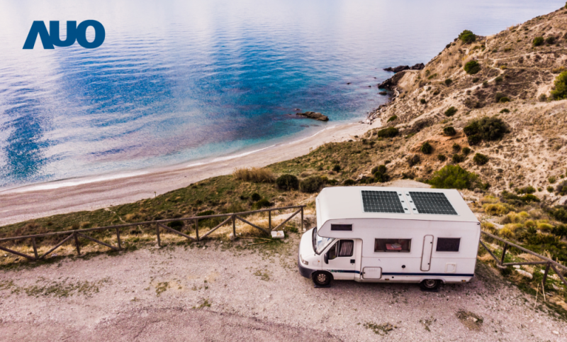 「可撓輕量化太陽光電板SunCurva」使用輕量特殊耐候型複合板取代傳統太陽能板的玻璃前板，不僅降低70%重量，每米平方僅3Kg；具有抗衝擊性能及通過電磁相容性測試，可應用於交通運輸工具，如露營車、遊艇等